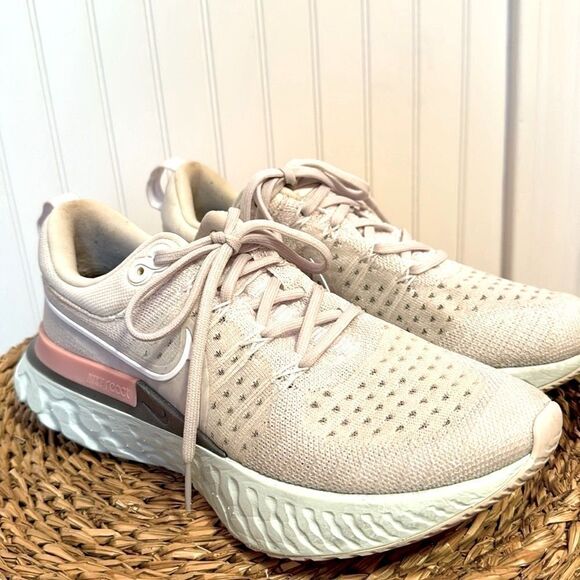 Nike Women’s React Infinity Run Flyknit 2 ‘Platinum Tint’ CT2423-007 Size 8 US - Picture 3 of 12